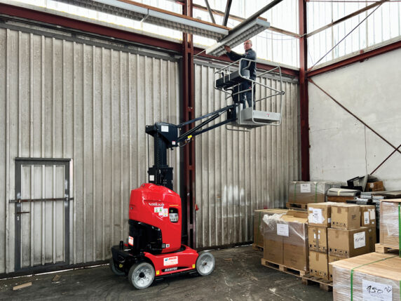 Elektro-Vertikalmast-Arbeitsbühnen mieten I Anker Vermietung
